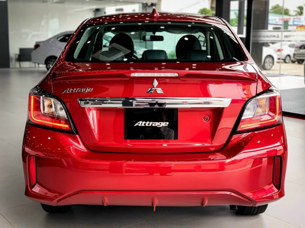 Phần đuôi mitsubishi Attrage 2023