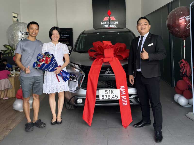 Đội ngũ nhân viên của Nam Auto đại lý Mitsubishi TPHCM là một trong những điểm mạnh Đội ngũ nhân viên của Nam Auto đại lý Mitsubishi TPHCM là một trong những điểm mạnh
